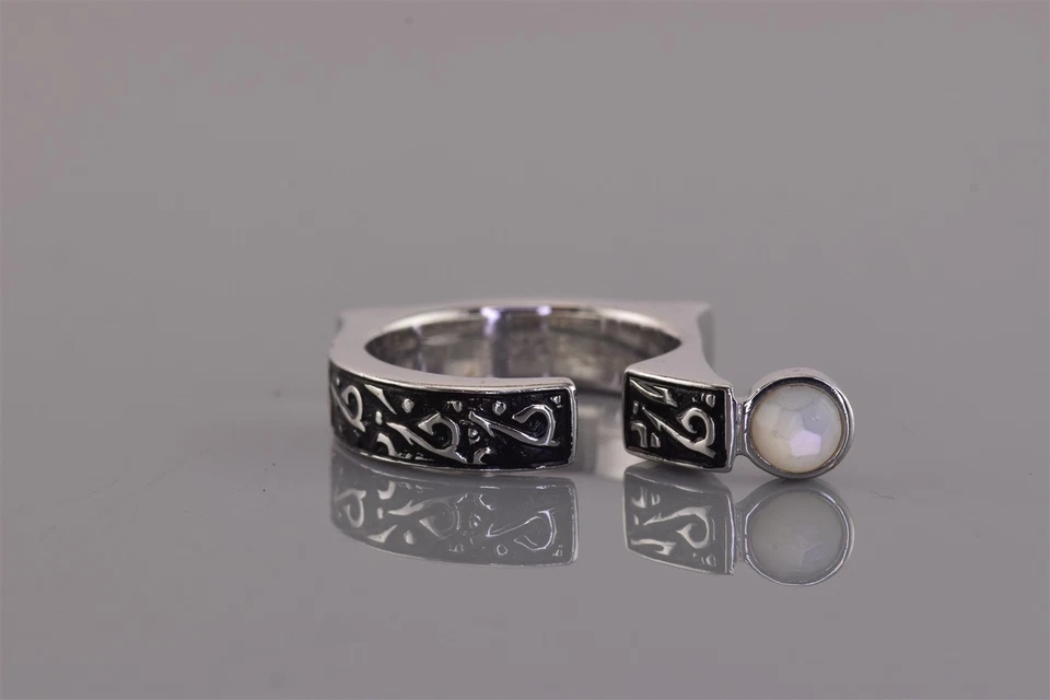 Auténtico Anillo GUESS Plata Esterlina Madreperla Banda Desplazada 925 Talla: 7 Foto 1 de 4