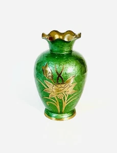 Vtg Brass Enamel Cloisonne Vase Emerald Green Floral Etched Scalloped Rim 8.5” - Picture 1 of 6
