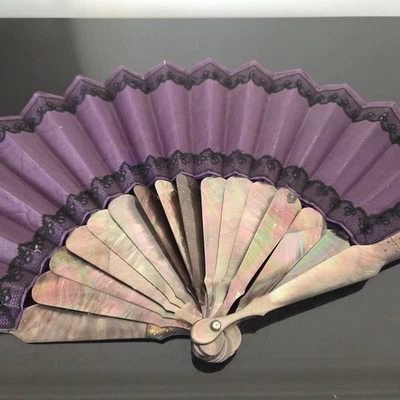Eventail Ancien Nacre Tahiti Pour Pièces XIXè Belle Feuille Soie Et Dentelle - Photo 1/4