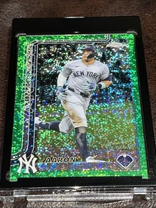 Topps Chrome 2025 Baseball Aaron Judge Image Variation Green Speckle SSP /99 - Picture 1 of 11