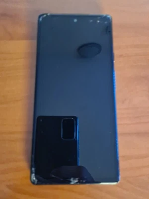 Google Pixel 6 con DISPLAY ROTTO - Immagine 1 di 4