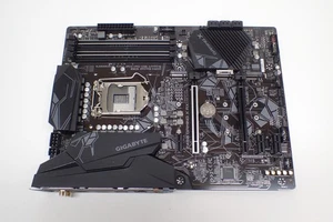 GIGABYTE Z490 GAMING X AX Intel Z490 DDR4 LGA 1200 ATX scheda madre - Foto 1 di 5