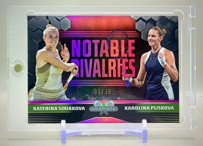 Katherina Siniakova 2024 Topps Grafito RIVALIDADES NOTABLES Rosa Refractor #01/15 Foto 1 de 3