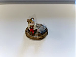 Figura de colección 1983 Wee Forest Folk primera Navidad Annette Petersen Mouse - Imagen 1 de 6