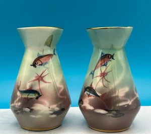 Par de jarrones de cerámica italianos pequeños de colección diseño de peces marinos S.C.A.R 1960 - Imagen 1 de 11