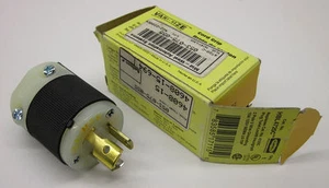 Enchufe de bloqueo giratorio Hubbell HBL4720C, 2 polos, conexión a tierra de 3 cables, 15A, 125V - Imagen 1 de 6