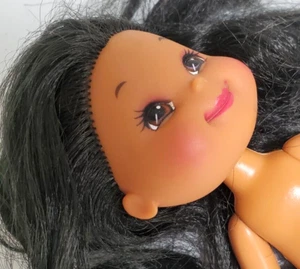 MUÑECA CHICA DISNEY ITS A SMALL WORLD FRIENDS FROM MARRUECOS 1993 DE COLECCIÓN - Imagen 1 de 8