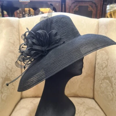 Sombrero de iglesia vintage para dama de Armani Collezioni Foto 1 de 4