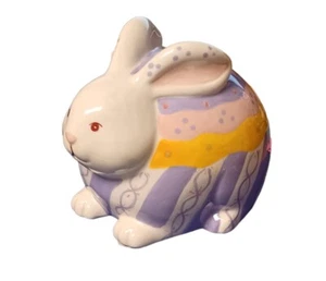 Hermoso banco de cerámica Bella Casa By Ganz Bunny de 4 1/2” de alto 6” conejo de Pascua - Imagen 1 de 5