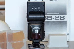 Nikon Speedlight SB-28 Flash KIT (#0085) - Picture 1 of 4