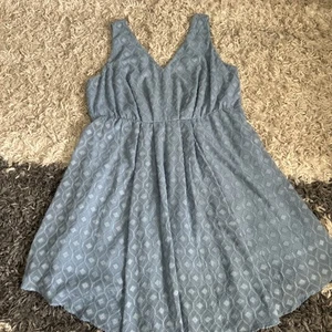 Torrid Light Blue Textured Chiffon Pleated Sleeveless V Neck Dress Size 18 - Picture 1 of 7