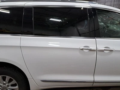 2018 Pacifica Right Passenger Side Rear Door Assembly Color: White Pw7 Foto 1 de 4