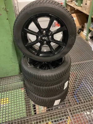 Hyundai i10 AC 3 Winterräder Alu schwarz Hankook 185/55 R15 86HDOT4419 6mm - Bild 1 von 4
