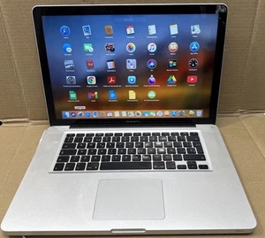 Apple MacBook 2011 Pro 15” Core i7 RAM 4GB HDD 1 TB Funciona Bien El MacBook - Bild 1 von 18