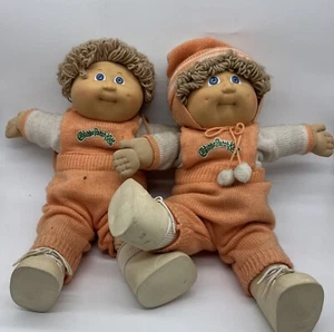 PAR DE MUÑECAS GEMELAS REPOLLO PARCHE NIÑOS NIÑO GEMELOS PELO RUBIO OJOS AZULES - Imagen 1 de 6