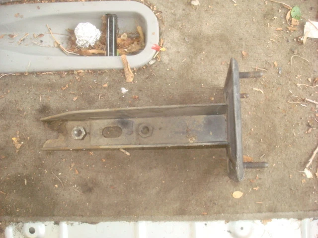 KIA SEDONA 2004 parachoques trasero refuerzo barra de refuerzo amortiguador izquierdo OEM Foto 1 de 3