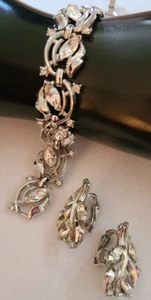 Vintage Crown Trifari Rhinestone Rhodium Plated Rhinestone Bracelet & Earrings - Picture 1 of 6