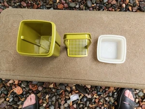 VINTAGE TUPPERWARE EINLEGEGURKENHALTER Komplettset Avocado oliv dunkelgrün FS - Bild 1 von 6