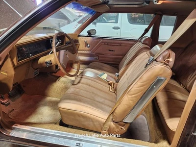 Front Bench Seat Brown Cloth/Vinyl 2 Door Fits 1979 CUTLASS 1271885 - Imagem 1 de 4