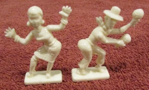 Juego de 2 figuras moldeadas de plástico duro vintage de Cuba Cuban Van Brode Co. de 2" de alto - Imagen 1 de 1