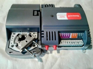 Spyder Programmable VAV Controller with Actuator PVL4022AS Honeywell - Brand New - Picture 1 of 4