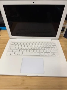 MacBook 6.1 Unibody 4GB RAM 256GB SSD 2,26 GHz Intel Core 2 Duo - Afbeelding 1 van 15