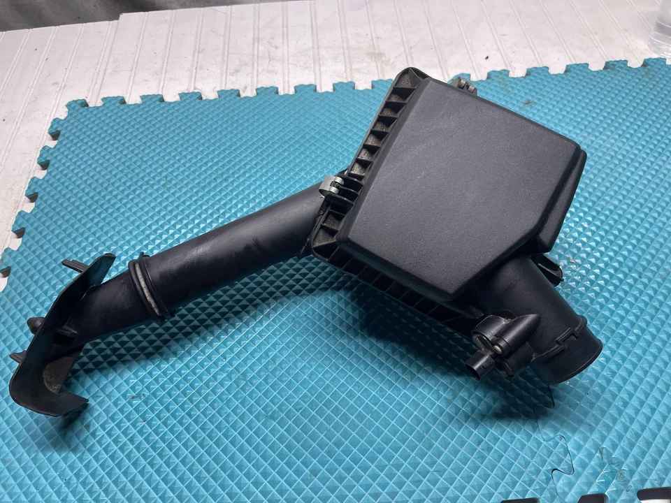 2011-2015 CHEVROLET VOLT 1.4L Air Cleaner Federal Emissions Opt NT7 Oem - Image 1 of 4