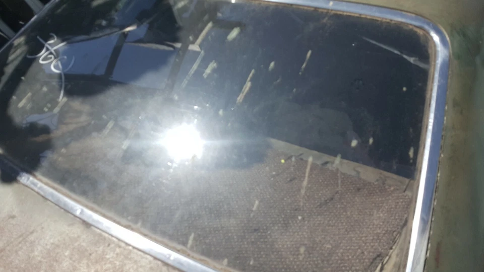 Pontiac Catalina 68 1968 4 puertas trasero cristal transparente sin tinte CON MOLDURAS  Foto 1 de 4