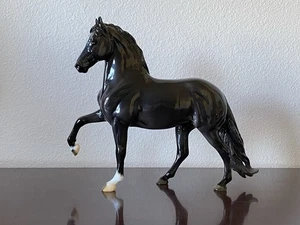Breyer Machu Picchu 2025 Collector Club Exotic Destinations Glossy Peruvian Paso - Picture 1 of 12