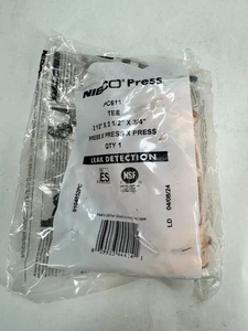 NIBCO PC611 PN: 9104852PC 2-1/2" x 2-1/2" x 3/4" PxPxP Copper Tee Press Fitting - Picture 1 of 8
