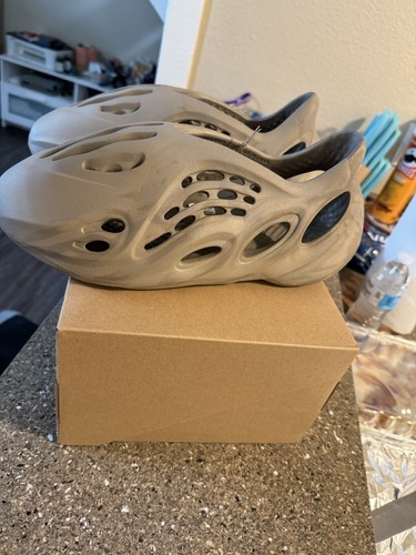 Adidas Yeezy Foam Runner Stone Sage Kanye West 2022 (GX4472) da uomo taglia 13