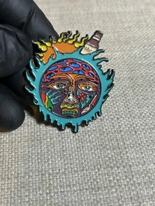 SUBLIME 40OZ TO FREEDOM HAT PIN - MULTICOLORED LIMITED EDITION SUBLIME SUN PIN - Bild 1 von 5