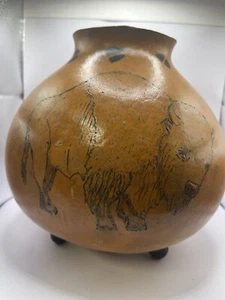 Native American Lrg Gourd Vase Buffalo Handmade Folk Art Décor Signed 2002 Gou1 - Picture 1 of 12