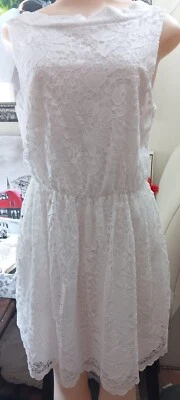 Vestido sin mangas Barneys New York M REAL PEQUEÑO S Blanco Encaje Sin mangas Cuello en V Doilie Foto 1 de 4