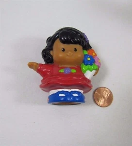 Fisher Price Little People HISPANIC WOMAN MOM w/ FLOWERS 2004 Neighborhood - Picture 1 of 3