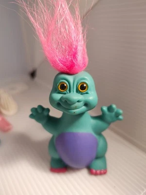 DE COLECCIÓN RUSS TROLL CRÍAS BEBÉ DINOSAURIO HUGASAURUS Foto 1 de 4