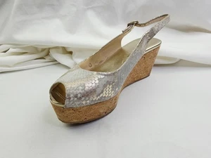 Zeppa Jimmy Choo taglia 38,5 (US 8,5) donna stampa serpente punta aperta logo imbracatura posteriore - Foto 1 di 17