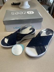 Bzees Diamond X-Band Wedge Slide Sandale | Blau mit Steinen - Bild 1 von 13