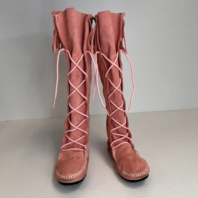 Bota Minnetonka Feminina 7 Couro com Cadarço Joelho Franja Alta Camurça Moc Party Core Ex - Imagem 1 de 4