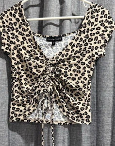 DEREK HEART Animal Print with Ruching Cropped Top Short Sleeve Cheetah - Picture 1 of 6