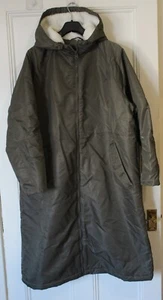 Abrigo de lluvia caqui forrado borg polar ASOS DESIGN - Grande (16-18) - Nuevo - Imagen 1 de 6