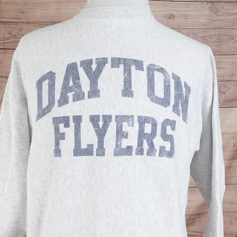 VINTAGE CHAPION REVERSE WEAVE UNIVERSITY OF DAYTON FLYERS SWEATSHIRT SZ M Cover
