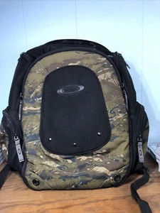 Oakley Green Camo Multi Compartment Padded Adjustable Backpack - Picture 1 of 12