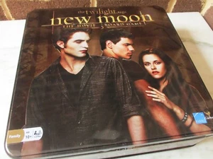 The Twilight Saga New Moon 2009 The Movie juego de mesa en caja cuadrada de hojalata de 10,5" - Imagen 1 de 8