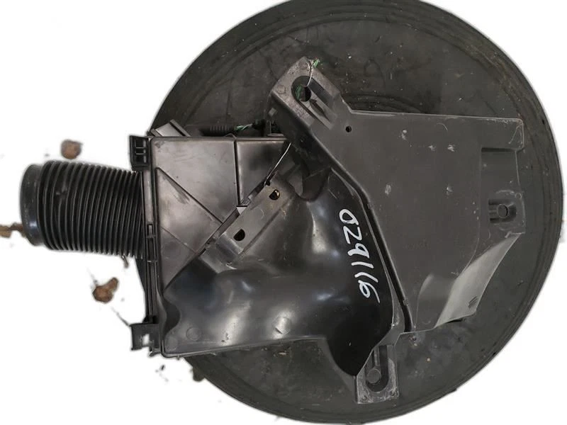 Air Cleaner Turbo 6 Cylinder US Market Fits 99-05 VOLVO 80 SERIES 1218313 - Image 1 of 4