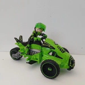 Cartoon Network Ben 10 Figure & Transforming Omni-Cycle - Picture 1 of 6