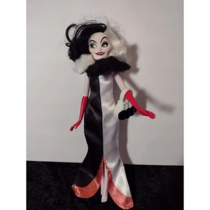 Hasbro Cruella DeVille Puppe schwarz weiß Kleid Disneys 101 Dalmations Villian - Bild 1 von 5