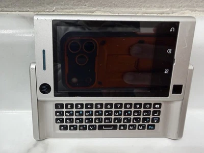 Smartphone Motorola Devour Blur Slide Keyboard Verizon não testado - Imagem 1 de 4