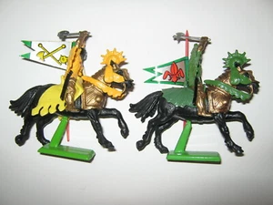 Britains Deetail banner knights mounted 2 in 1 pose mint unboxed no 2 - Picture 1 of 4