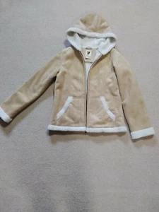  Girl Beautiful Winter Jacket size girls small. - Picture 1 of 3